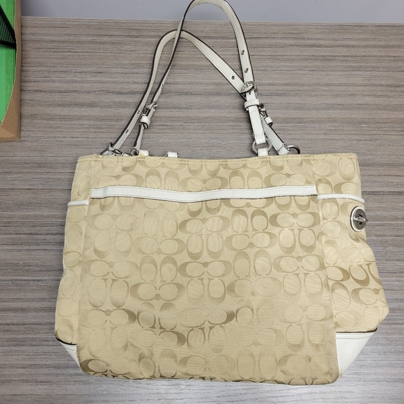 Coach handbag - Picture 2 of 14